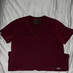 Small Casma three pocket Figs scrub top